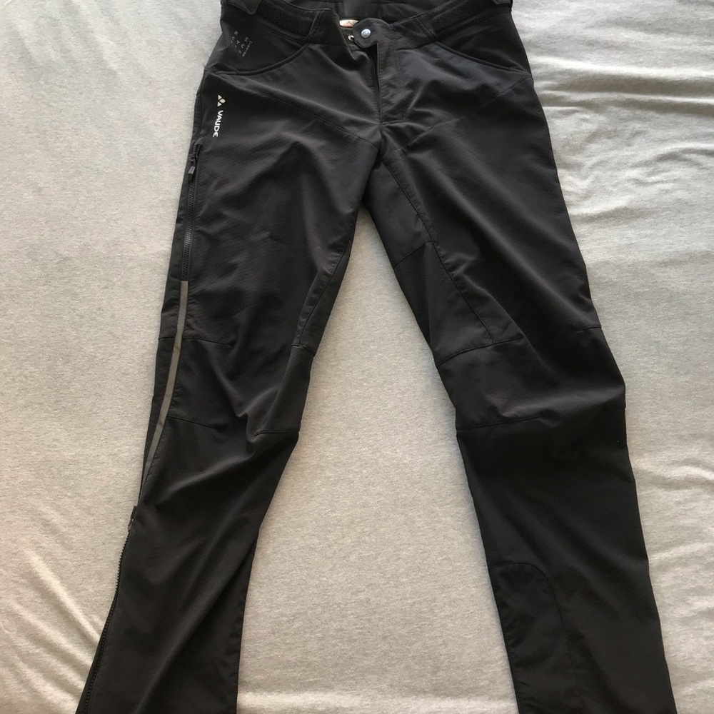 VAUDE pants, perfect for bicycle and mountain.